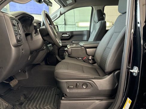 Used 2022 Chevrolet Silverado 1500 Custom w/ LPO, Dark Essentials Package AWD/4WD image 11