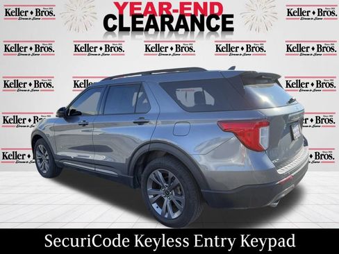 Used 2022 Ford Explorer XLT w/ Equipment Group 202A image 5