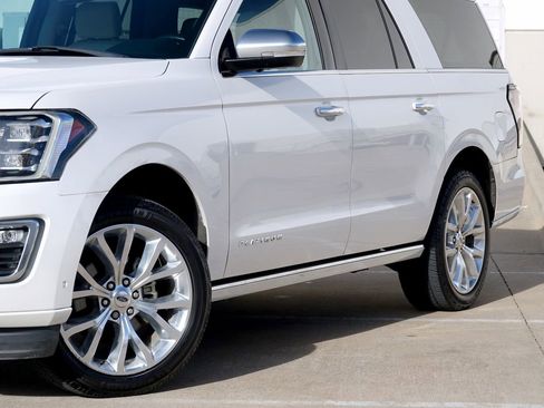 Used 2019 Ford Expedition Max Platinum image 23