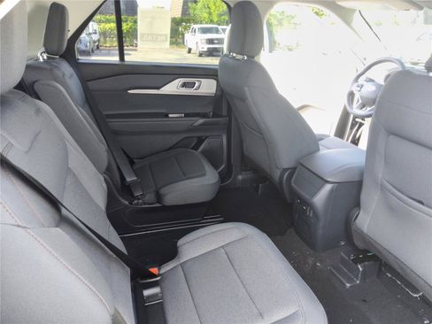 New 2026 Ford Explorer Active RWD image 20