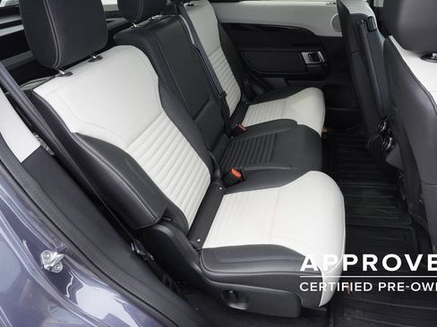 Used 2025 Land Rover Discovery S AWD/4WD image 27
