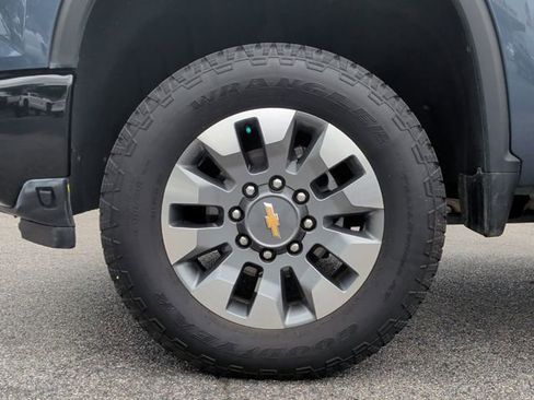 Used 2025 Chevrolet Silverado 2500 Custom w/ Custom Value Package AWD/4WD image 9