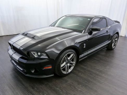 Used 2011 Ford Mustang Shelby GT500 w/ Electronics Pkg RWD image 3