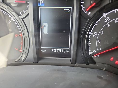 Used 2020 Toyota 4Runner SR5 Premium w/ Moonroof Package image 32