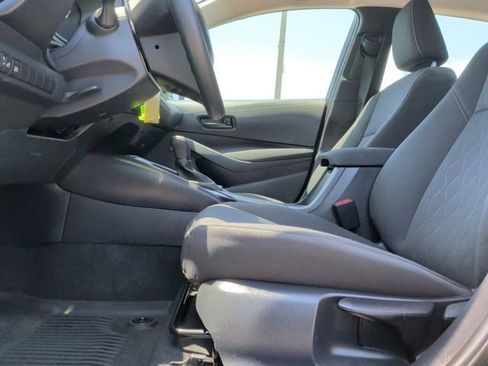 Used 2025 Toyota Corolla LE FWD image 15