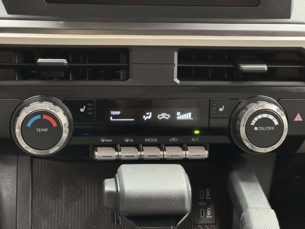 Used 2025 Toyota Tacoma SR5 AWD/4WD image 5