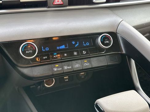 Used 2021 Hyundai Elantra SEL FWD image 24