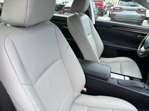 Used 2014 Lexus ES 350 w/ Luxury Package FWD image 28