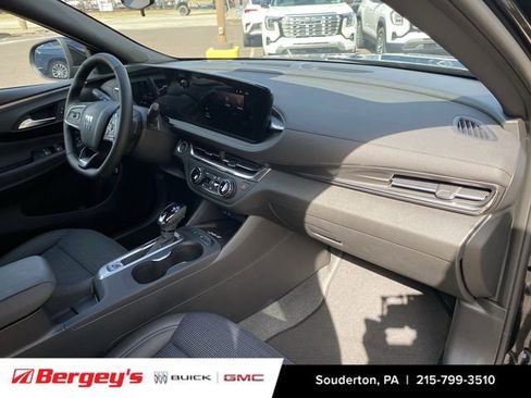 New 2026 Buick Envista Sport Touring w/ Convenience I Package FWD image 32