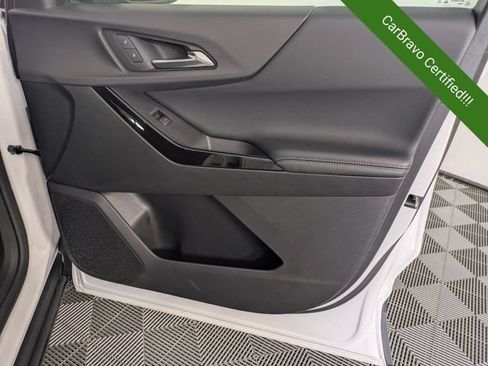 Used 2025 Chevrolet Equinox LT AWD/4WD image 32