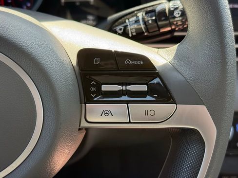 Used 2023 Hyundai Elantra SEL w/ Preferred Accessory Package image 21