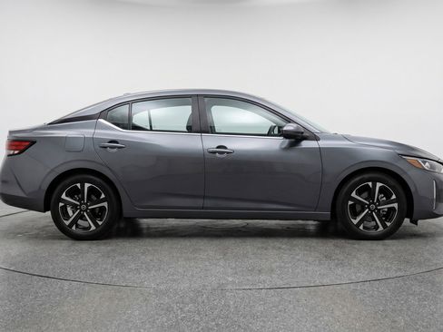 Used 2025 Nissan Sentra SV FWD image 11