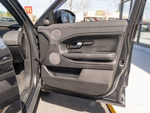 Used 2017 Land Rover Range Rover Evoque HSE image 18