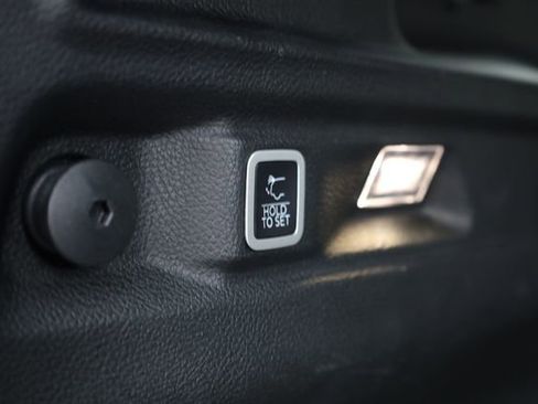 Used 2022 Jeep Grand Cherokee L Limited image 31