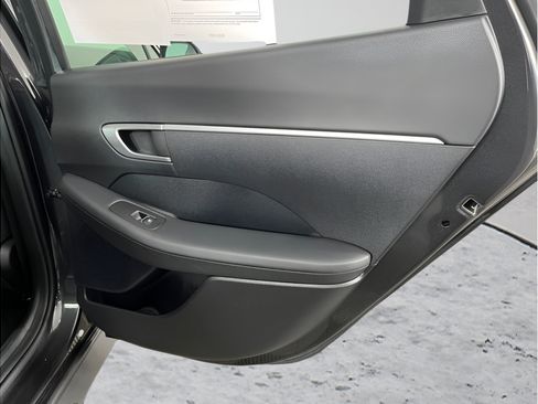 Used 2025 Hyundai Sonata SE FWD image 13