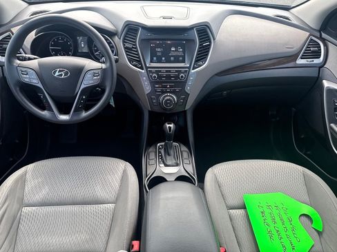 Used 2017 Hyundai Santa Fe SE FWD image 20