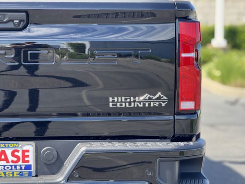 New 2026 Chevrolet Silverado 2500 High Country w/ High Country Premium Package AWD/4WD image 8