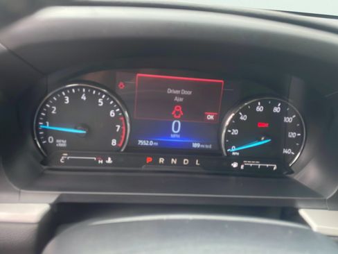 Used 2023 Ford Explorer XLT w/ Equipment Group 202A AWD/4WD image 18
