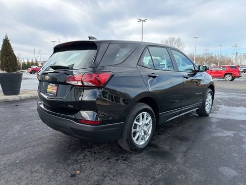 Used 2023 Chevrolet Equinox LS image 7