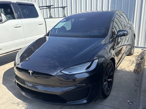 Used 2025 Tesla Model X AWD/4WD image 2