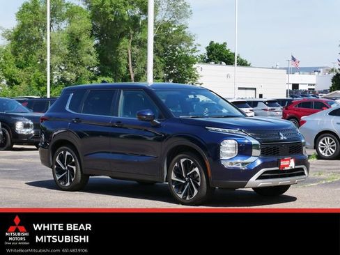 Used 2024 Mitsubishi Outlander SE AWD/4WD image 1