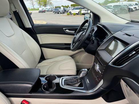 Used 2017 Ford Edge Titanium w/ Equipment Group 301A AWD/4WD image 14