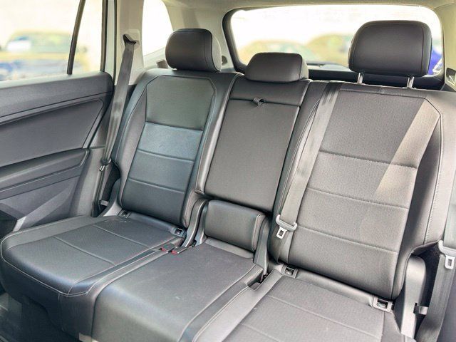 Used 2020 Volkswagen Tiguan SE AWD/4WD image 19