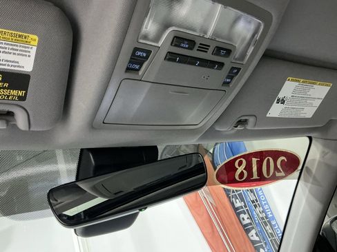 Used 2018 Toyota Highlander XLE image 12