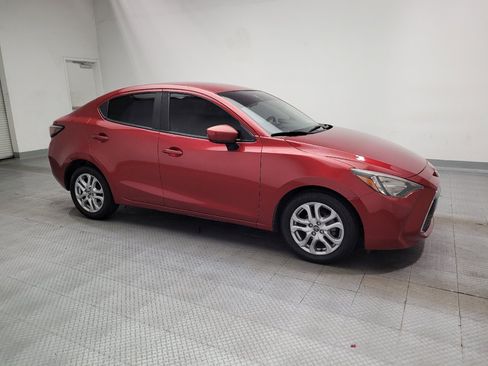 Used 2018 Toyota Yaris iA FWD image 11