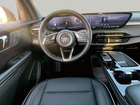 Used 2025 Buick Enclave Preferred FWD image 6