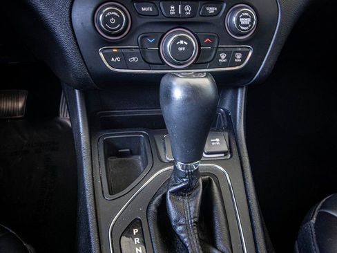 Used 2019 Jeep Cherokee Latitude Plus image 34