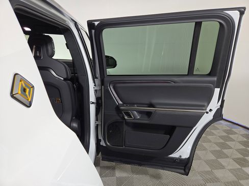 Used 2024 Rivian R1S Adventure AWD/4WD image 19