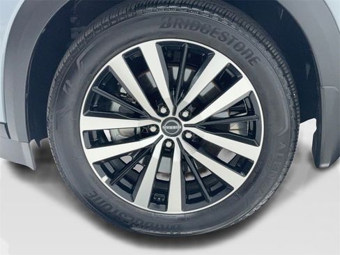 Used 2025 Nissan Pathfinder Platinum image 56