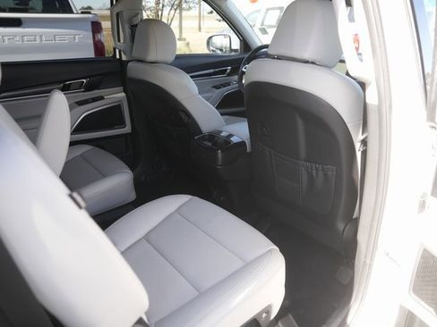 Used 2023 Kia Telluride S image 14