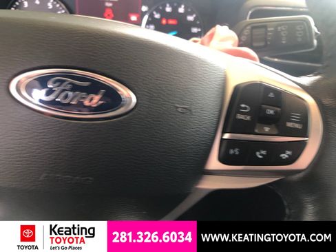Used 2022 Ford Explorer XLT w/ Equipment Group 202A RWD image 9