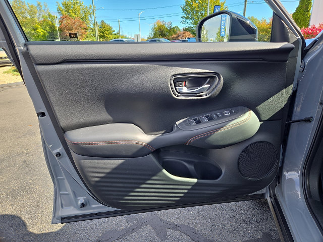 Used 2025 Honda HR-V Sport image 12