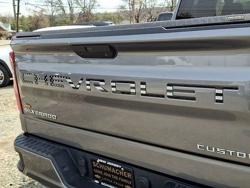 Used 2020 Chevrolet Silverado 1500 Custom w/ Custom Value Package image 31