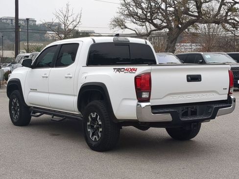 Used 2019 Toyota Tacoma TRD Off-Road image 5