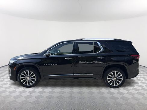 Used 2023 Chevrolet Traverse Premier FWD image 2