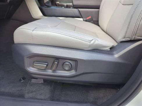 Used 2026 Toyota Tundra SR5 w/ SR5 Premium Package AWD/4WD image 12