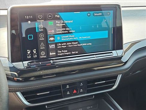 Used 2025 Volkswagen Atlas Cross Sport SE FWD image 15