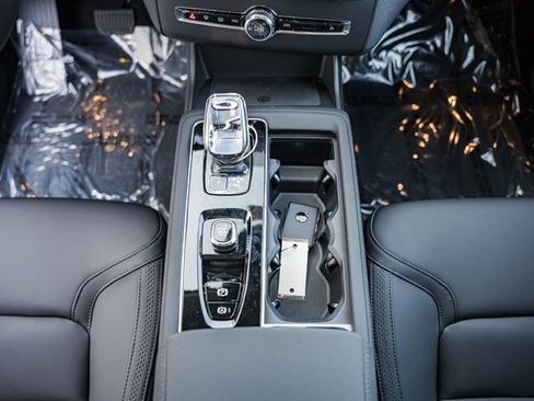 Used 2025 Volvo XC90 T8 Plus w/ Protection Package Premier image 26