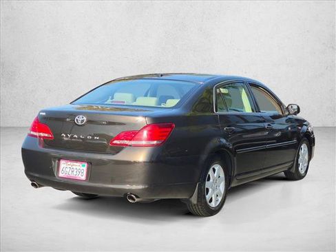 Used 2009 Toyota Avalon XL FWD image 5