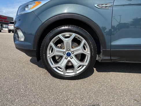 Used 2019 Ford Escape Titanium AWD/4WD image 30