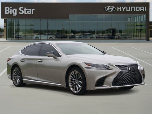 Used 2020 Lexus LS 500 w/ Interior Upgrade Package RWD image 6