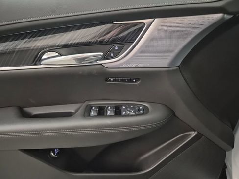 Certified 2025 Cadillac XT6 Premium Luxury image 17