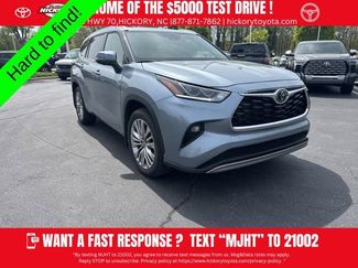 Used 2024 Toyota Highlander Platinum video 1