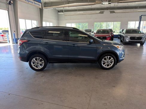 Used 2018 Ford Escape SE AWD/4WD image 6