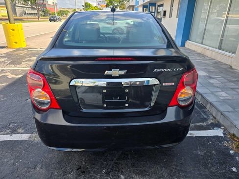 Used 2015 Chevrolet Sonic LTZ FWD image 5