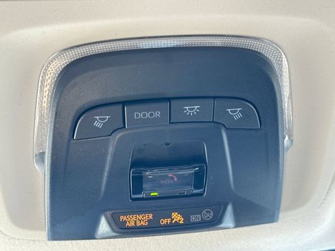 Used 2024 Toyota Corolla LE FWD image 33